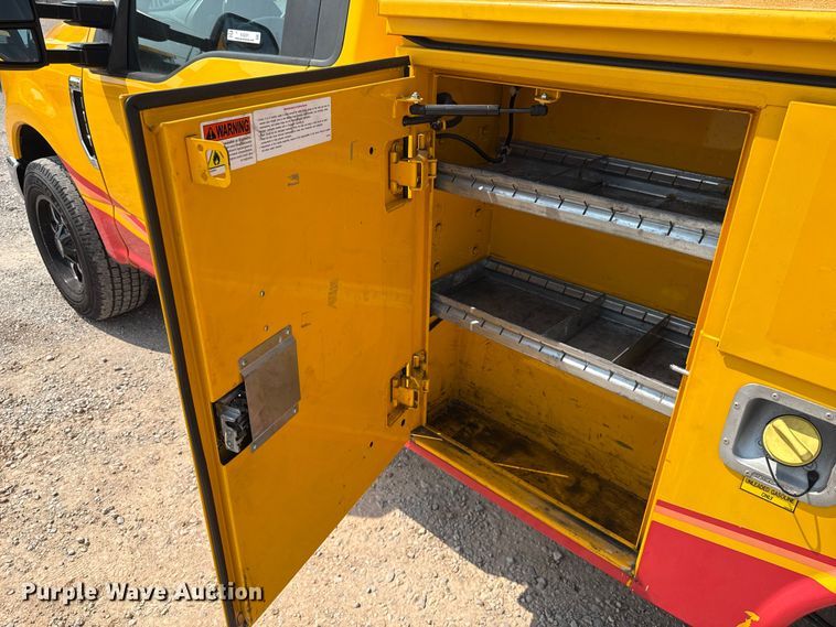 image for item EU2231 2018 Ford F350 Super Duty utility bed pickup truck