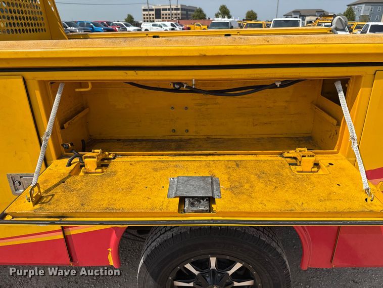 image for item EU2231 2018 Ford F350 Super Duty utility bed pickup truck