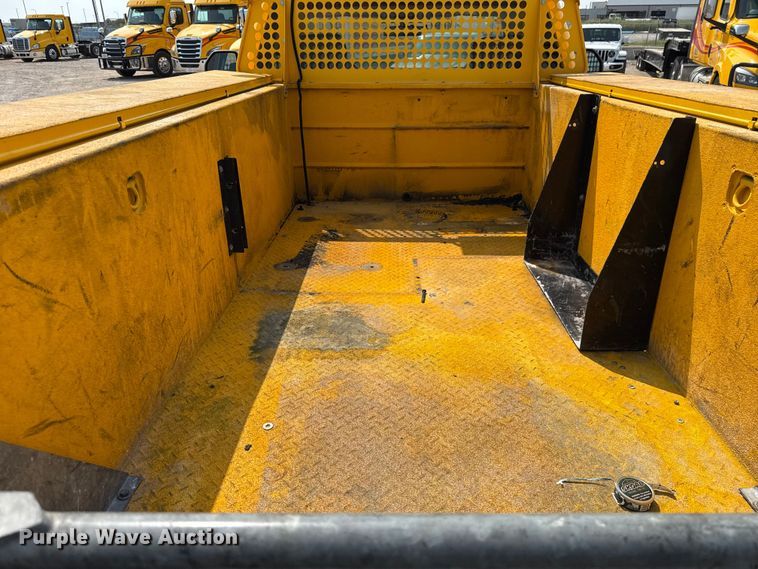 image for item EU2231 2018 Ford F350 Super Duty utility bed pickup truck