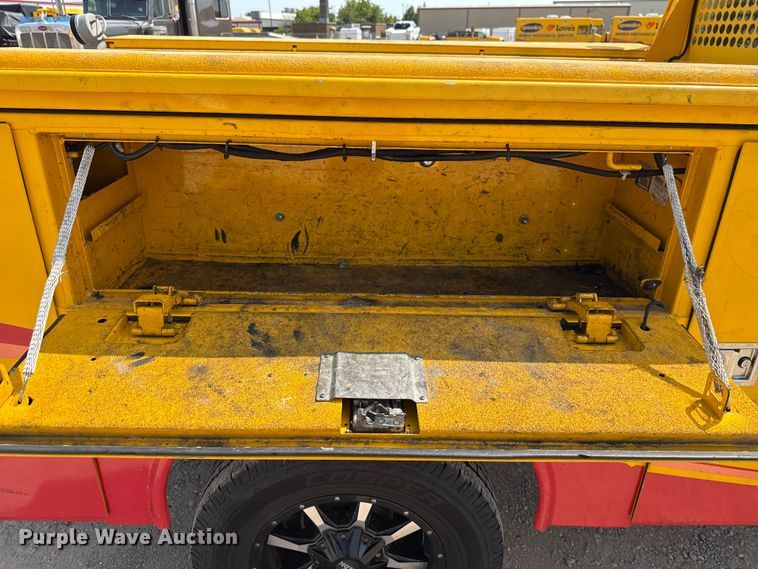 image for item EU2231 2018 Ford F350 Super Duty utility bed pickup truck