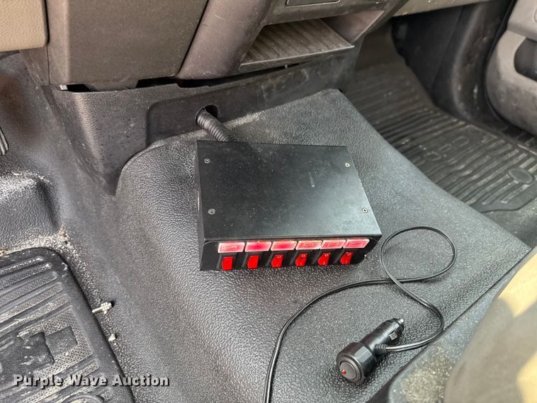 image for item EU2231 2018 Ford F350 Super Duty utility bed pickup truck