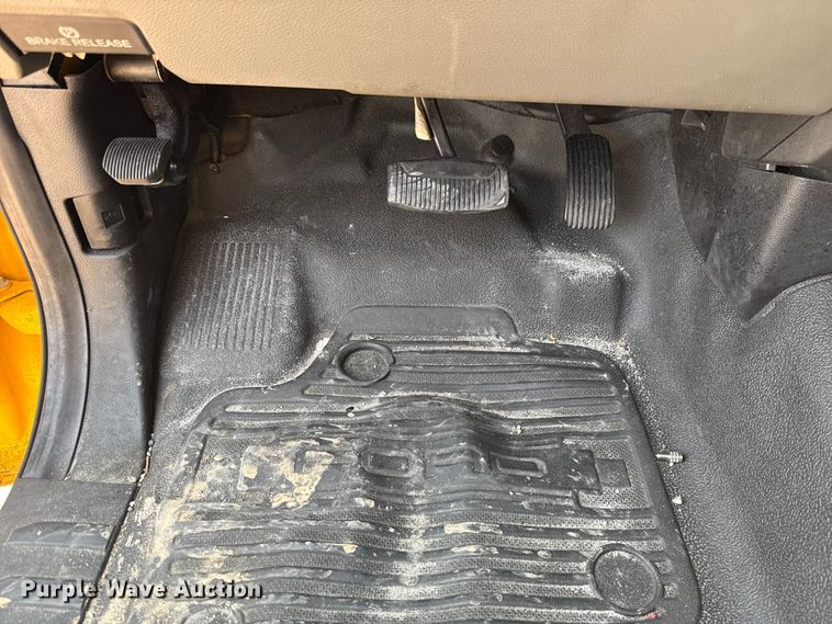 image for item EU2231 2018 Ford F350 Super Duty utility bed pickup truck