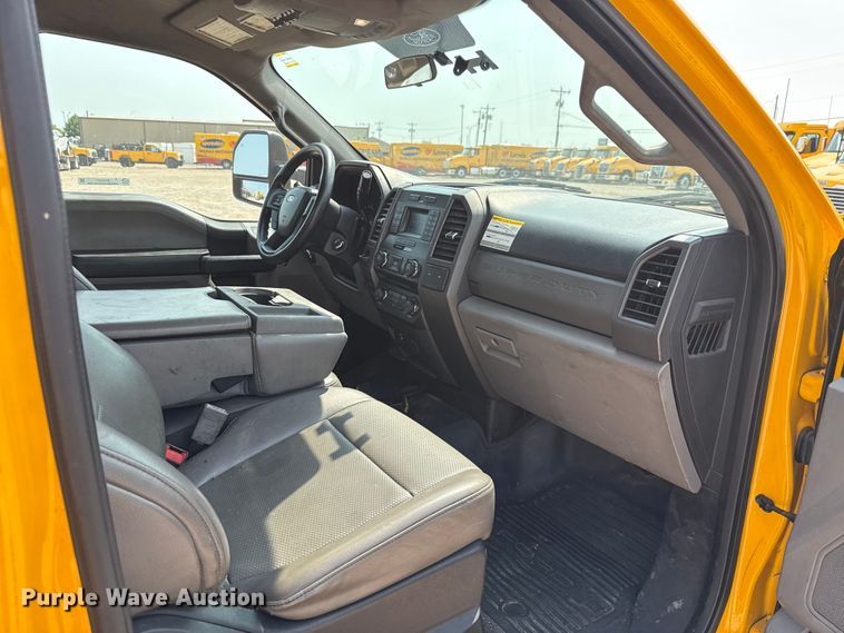 image for item EU2231 2018 Ford F350 Super Duty utility bed pickup truck