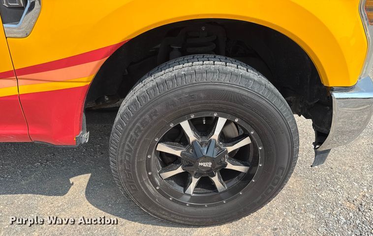 image for item EU2231 2018 Ford F350 Super Duty utility bed pickup truck