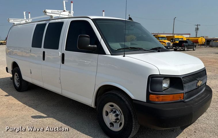 image for item EU2232 2016 Chevrolet Express 2500 van