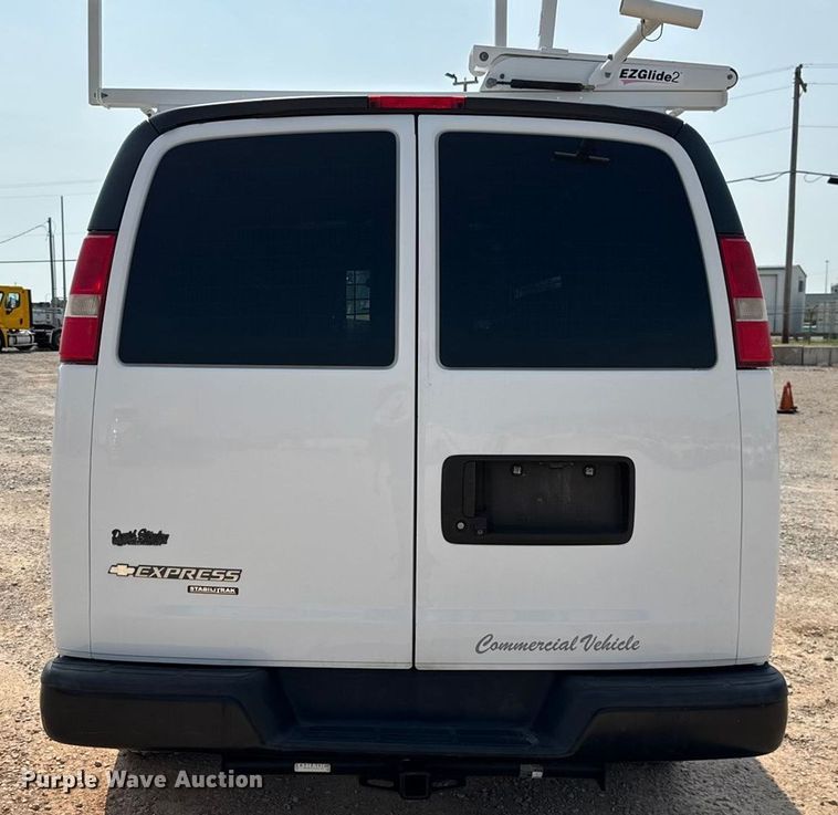 image for item EU2232 2016 Chevrolet Express 2500 van