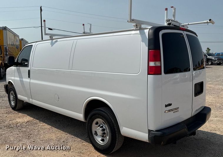 image for item EU2232 2016 Chevrolet Express 2500 van