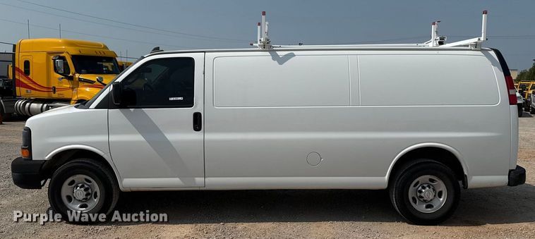 image for item EU2232 2016 Chevrolet Express 2500 van