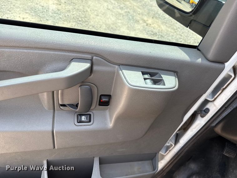 image for item EU2232 2016 Chevrolet Express 2500 van