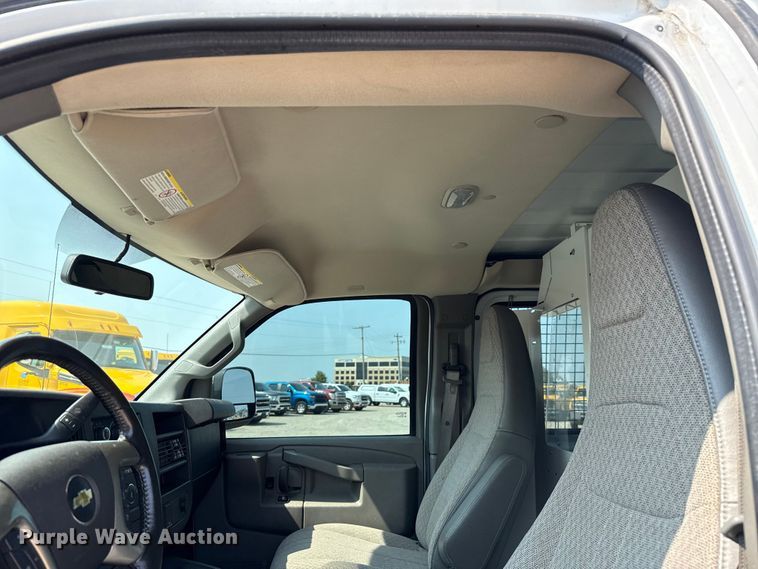 image for item EU2232 2016 Chevrolet Express 2500 van