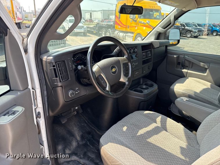 image for item EU2232 2016 Chevrolet Express 2500 van