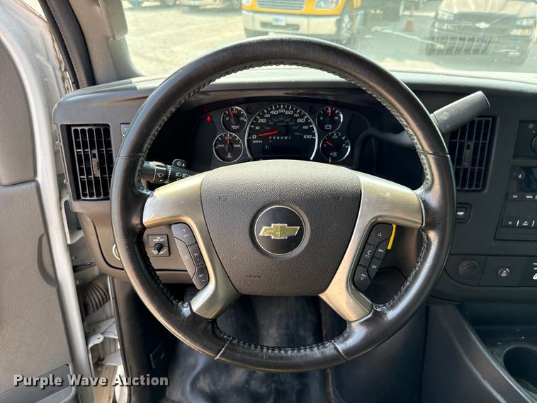 image for item EU2232 2016 Chevrolet Express 2500 van