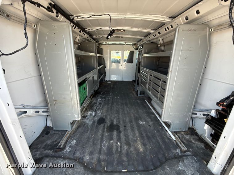 image for item EU2232 2016 Chevrolet Express 2500 van