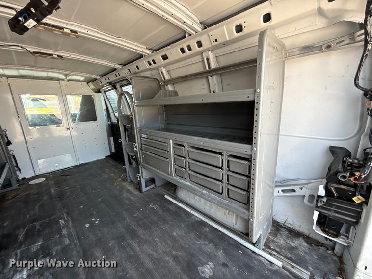 image for item EU2232 2016 Chevrolet Express 2500 van