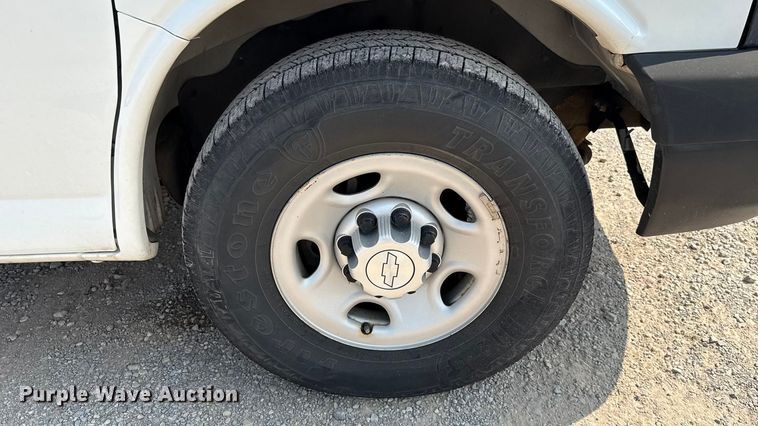 image for item EU2232 2016 Chevrolet Express 2500 van