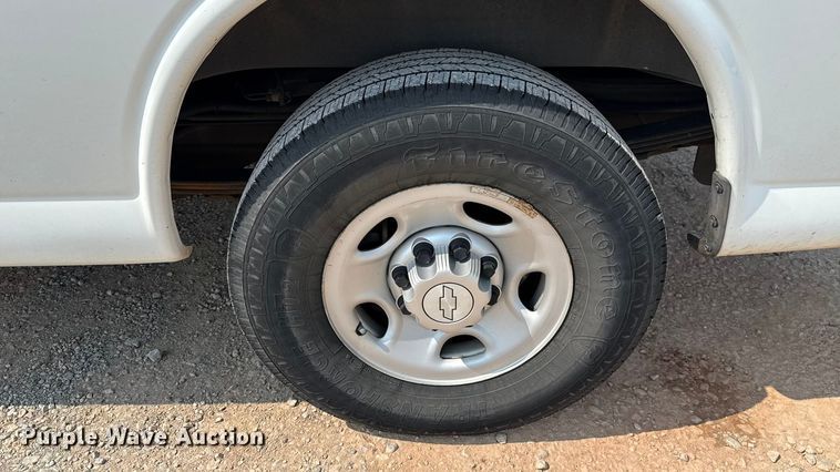 image for item EU2232 2016 Chevrolet Express 2500 van