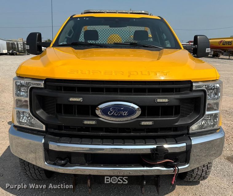 image for item EU2233 2020 Ford F350 Super Duty utility bed pickup truck