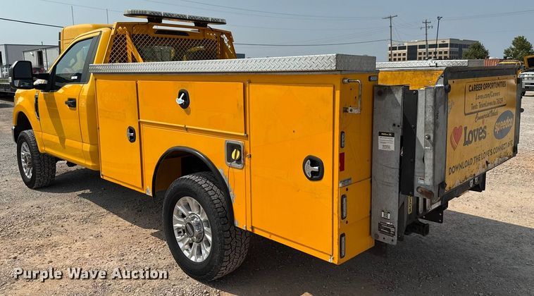 image for item EU2233 2020 Ford F350 Super Duty utility bed pickup truck