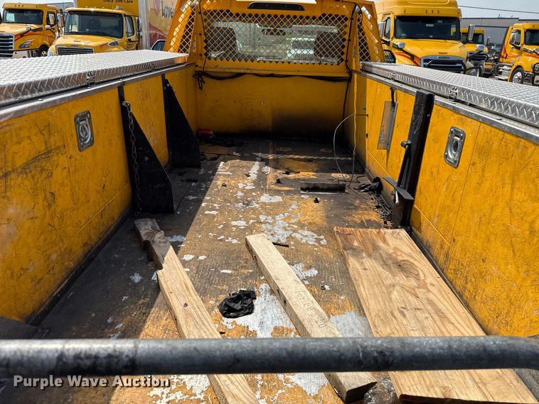 image for item EU2233 2020 Ford F350 Super Duty utility bed pickup truck