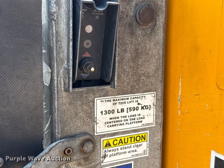 image for item EU2233 2020 Ford F350 Super Duty utility bed pickup truck