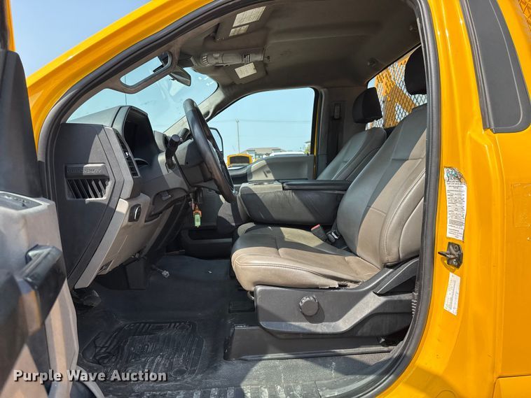 image for item EU2233 2020 Ford F350 Super Duty utility bed pickup truck