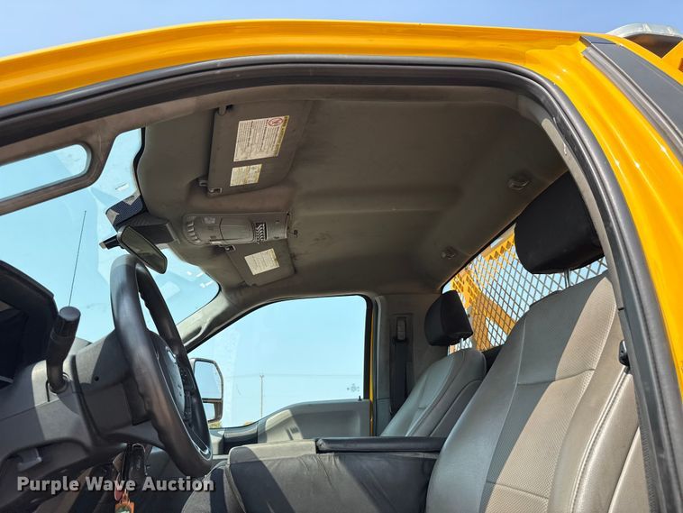 image for item EU2233 2020 Ford F350 Super Duty utility bed pickup truck