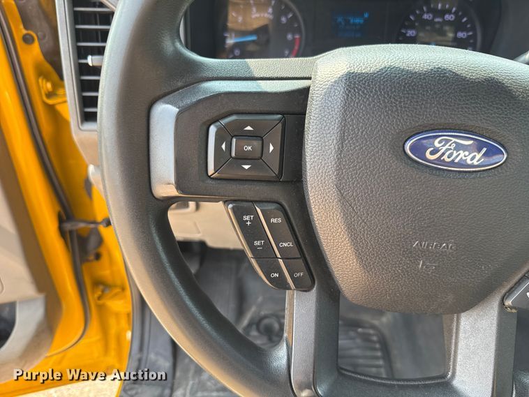 image for item EU2233 2020 Ford F350 Super Duty utility bed pickup truck