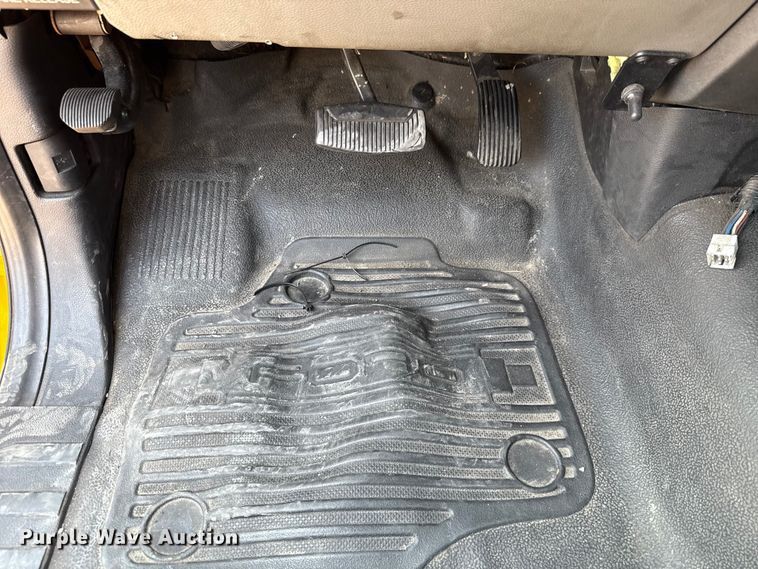 image for item EU2233 2020 Ford F350 Super Duty utility bed pickup truck