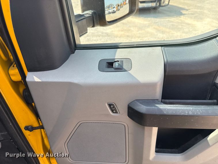 image for item EU2233 2020 Ford F350 Super Duty utility bed pickup truck