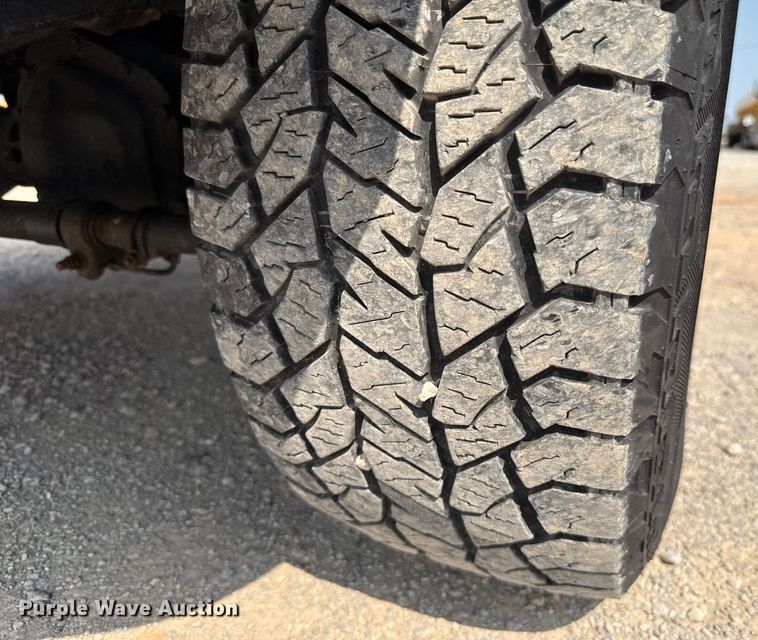 image for item EU2233 2020 Ford F350 Super Duty utility bed pickup truck