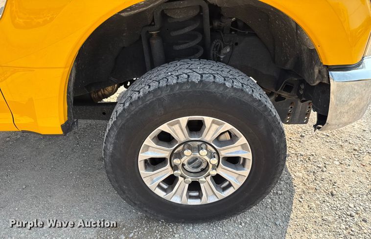 image for item EU2233 2020 Ford F350 Super Duty utility bed pickup truck