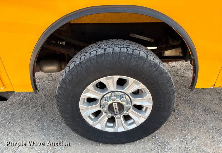 image for item EU2233 2020 Ford F350 Super Duty utility bed pickup truck