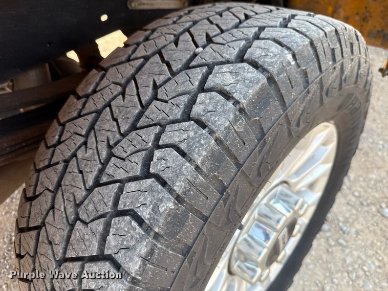 image for item EU2233 2020 Ford F350 Super Duty utility bed pickup truck