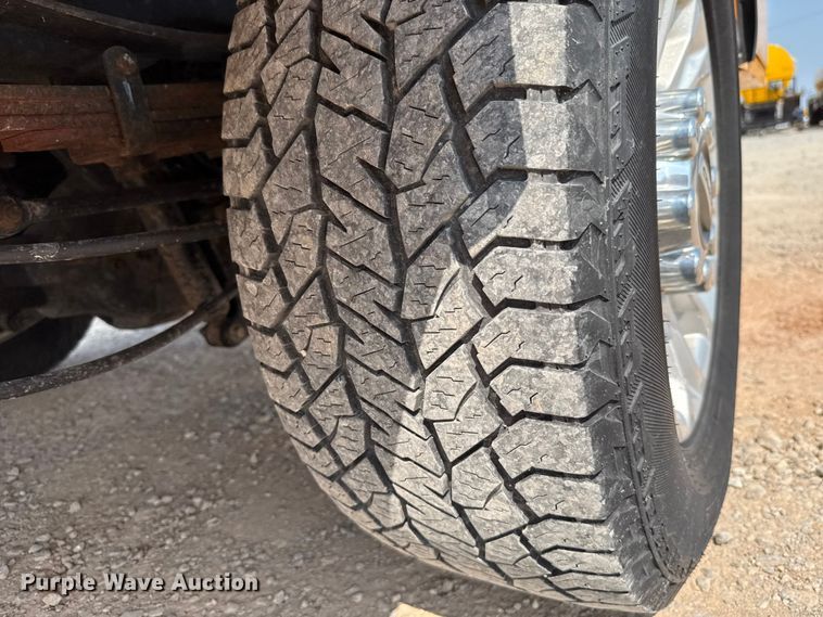 image for item EU2233 2020 Ford F350 Super Duty utility bed pickup truck