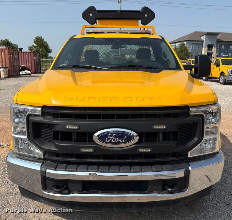 image for item EU2234 2021 Ford F350 Super Duty utility bed pickup truck
