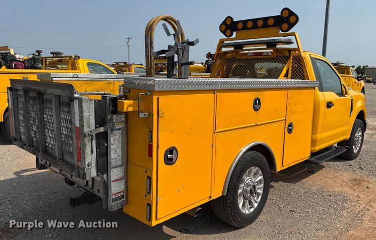 image for item EU2234 2021 Ford F350 Super Duty utility bed pickup truck