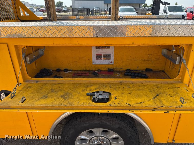 image for item EU2234 2021 Ford F350 Super Duty utility bed pickup truck