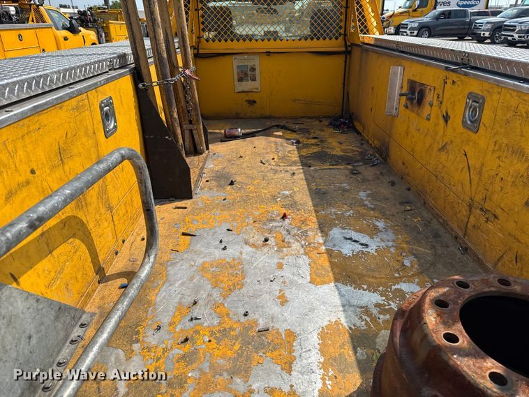 image for item EU2234 2021 Ford F350 Super Duty utility bed pickup truck