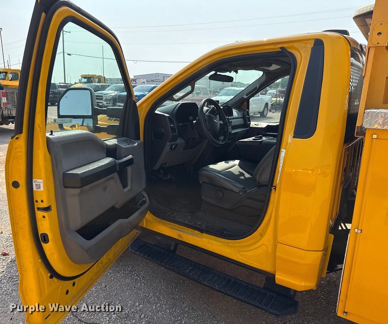 image for item EU2234 2021 Ford F350 Super Duty utility bed pickup truck