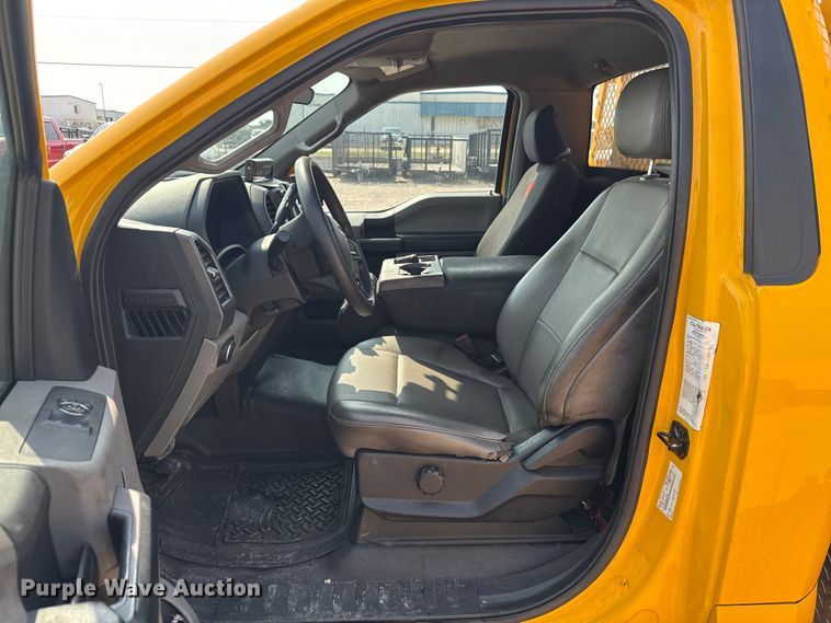 image for item EU2234 2021 Ford F350 Super Duty utility bed pickup truck