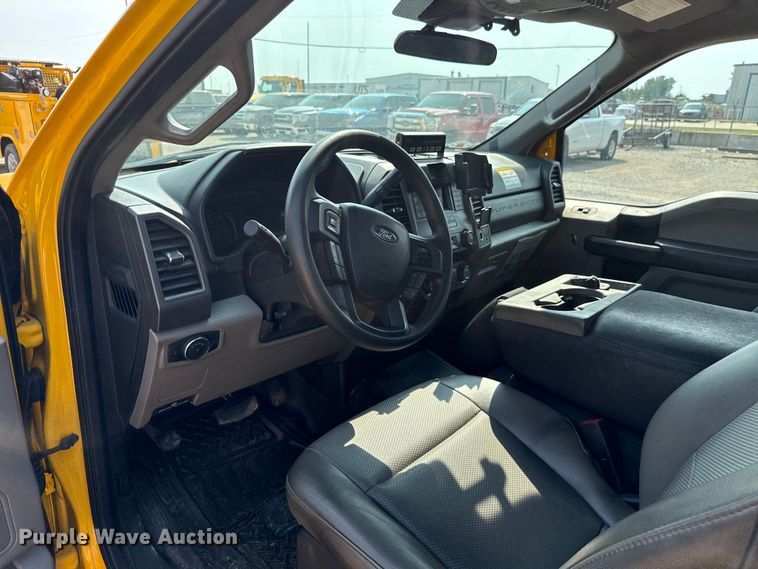 image for item EU2234 2021 Ford F350 Super Duty utility bed pickup truck