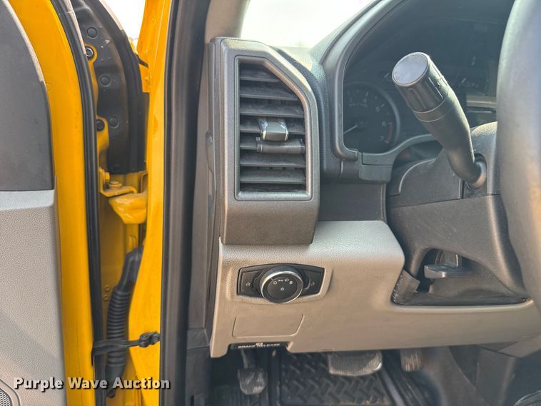 image for item EU2234 2021 Ford F350 Super Duty utility bed pickup truck