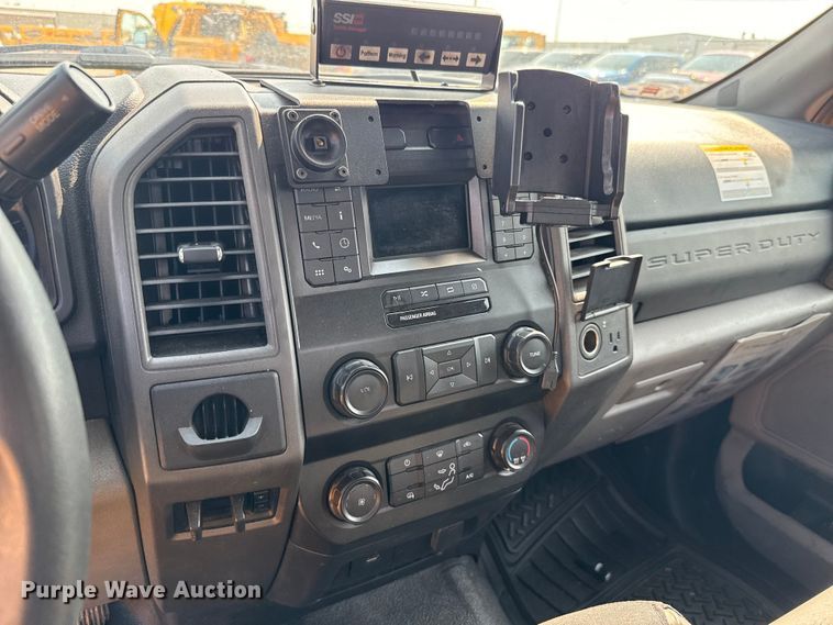 image for item EU2234 2021 Ford F350 Super Duty utility bed pickup truck