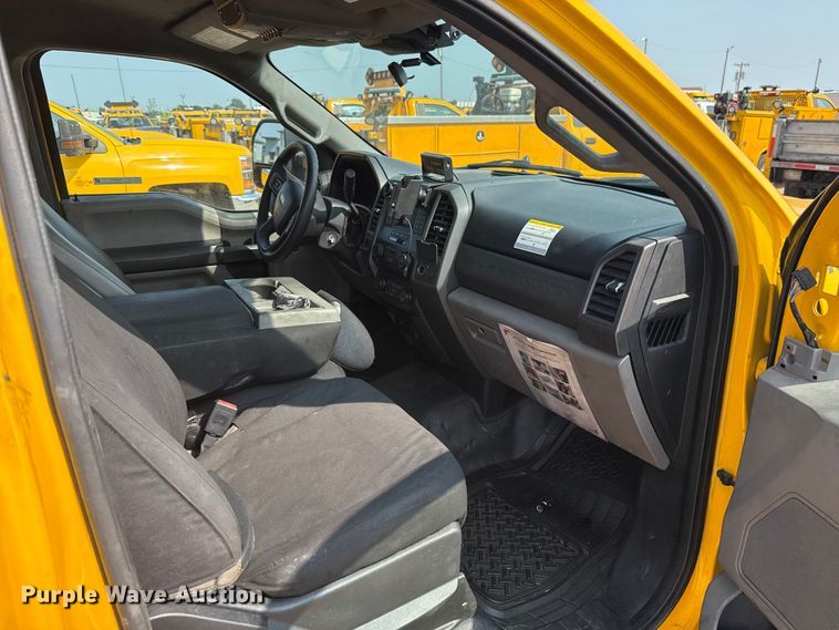 image for item EU2234 2021 Ford F350 Super Duty utility bed pickup truck