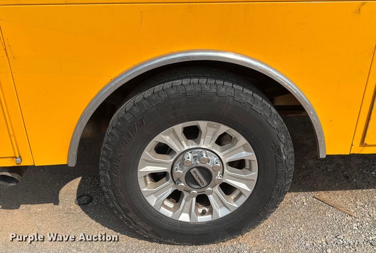 image for item EU2234 2021 Ford F350 Super Duty utility bed pickup truck