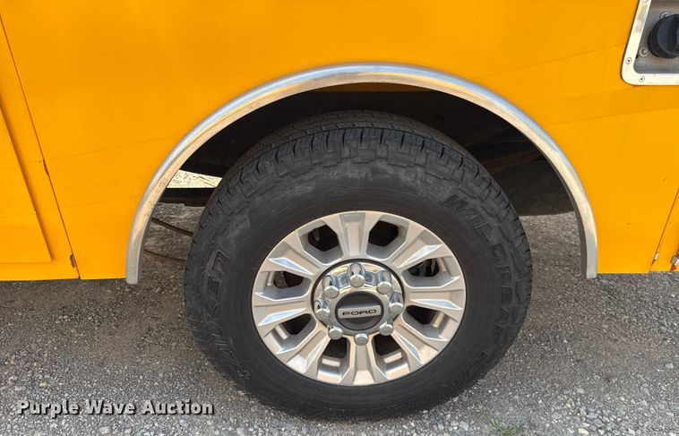 image for item EU2234 2021 Ford F350 Super Duty utility bed pickup truck