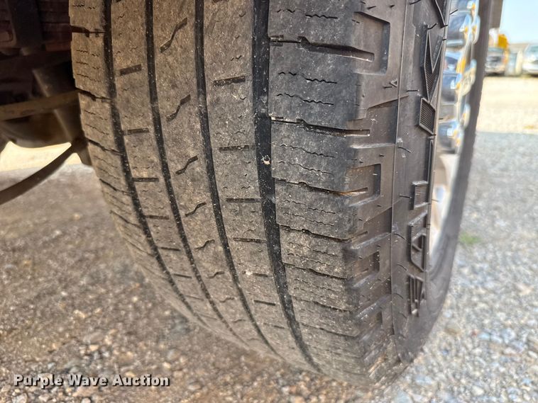 image for item EU2234 2021 Ford F350 Super Duty utility bed pickup truck