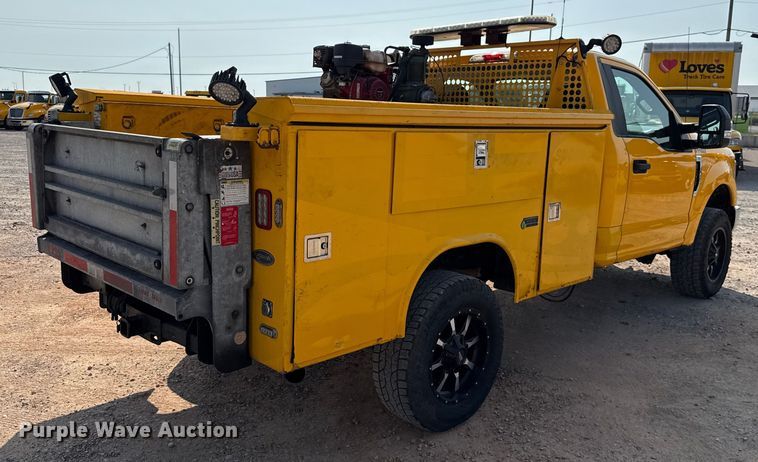 image for item EU2235 2018 Ford F350 Super Duty utility bed pickup truck