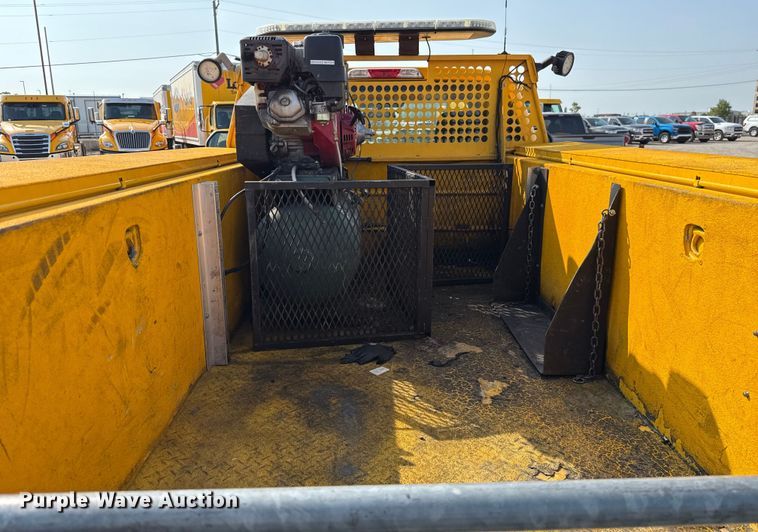 image for item EU2235 2018 Ford F350 Super Duty utility bed pickup truck