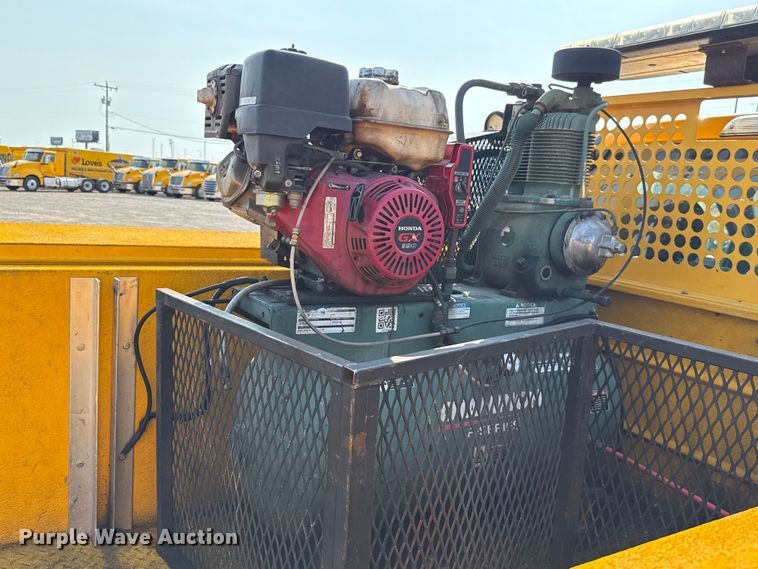 image for item EU2235 2018 Ford F350 Super Duty utility bed pickup truck